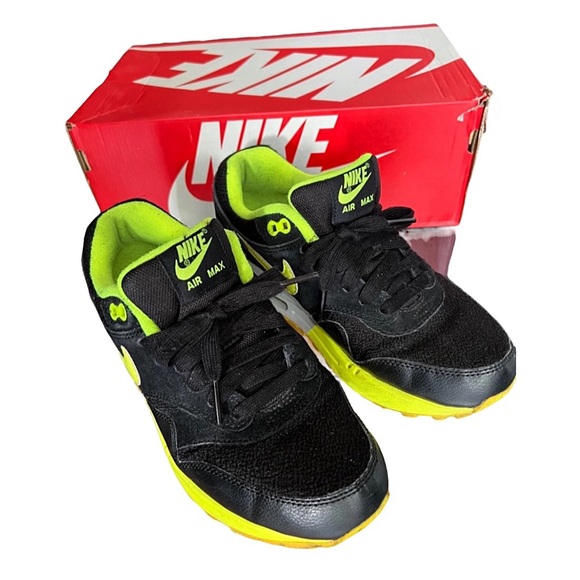 Nike Air Max 1 “Black Volt” - Picture 7 of 8
